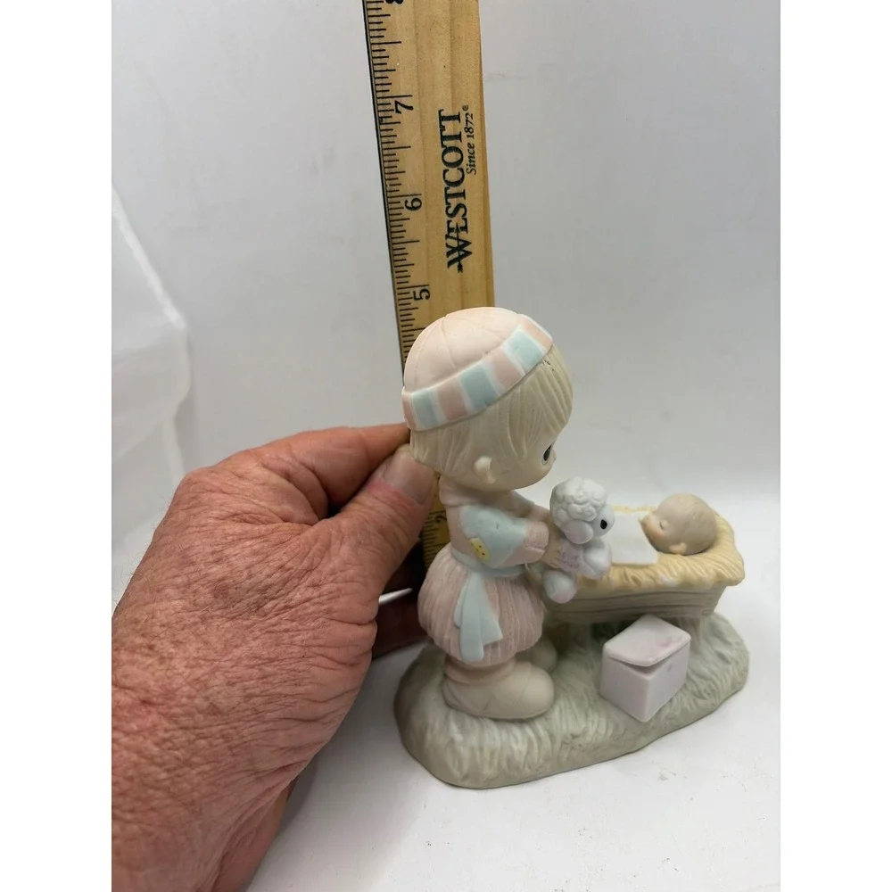 Precious Moments Christmas Is A Time To Share Shepherd‎ Manger Figurine E-2355